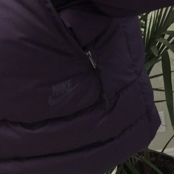 Nike Down Winter Coat - Picture 2 of 6
